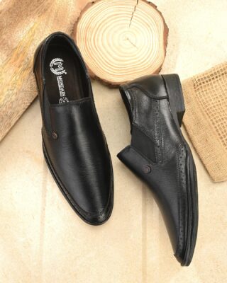 A right pair of shoes can make everything different! 

Shop these leather formal slip on shoes and the new collection at - Ajio, Myntra & Flipkart 

#mondain #mondainshoes #shoes #shoesformen #shoestagram #shoesoftheday #shoesaddict #leather #leathergoods #slipon #sliponshoes #mensfashion #menswear #mensstyle #ajio #ajiohaul #myntra #myntra #myntrafashion #flipkart #flipkarthaul #shopping #shoppingonline